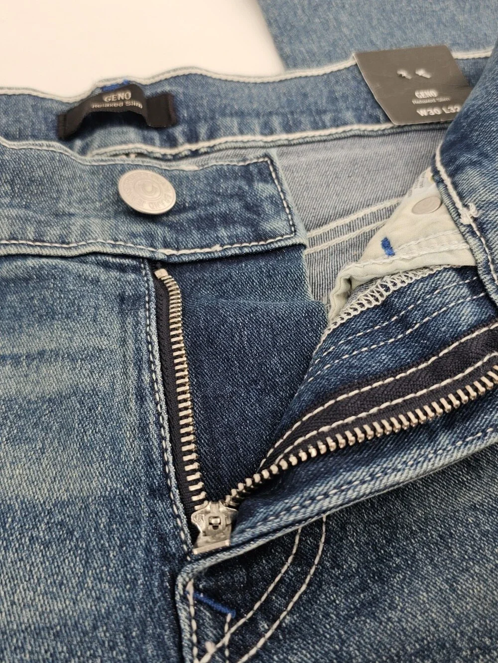 True Religion Geno SN Flap Relaxed Slim Denim Jeans World Tour Men's